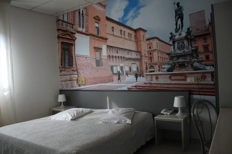 Отель Thp Bologna Картерия-ди-Сесто-Растиньяно Экстерьер фото