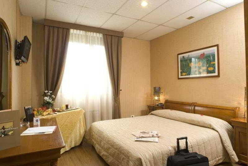 Отель Thp Bologna Картерия-ди-Сесто-Растиньяно Экстерьер фото